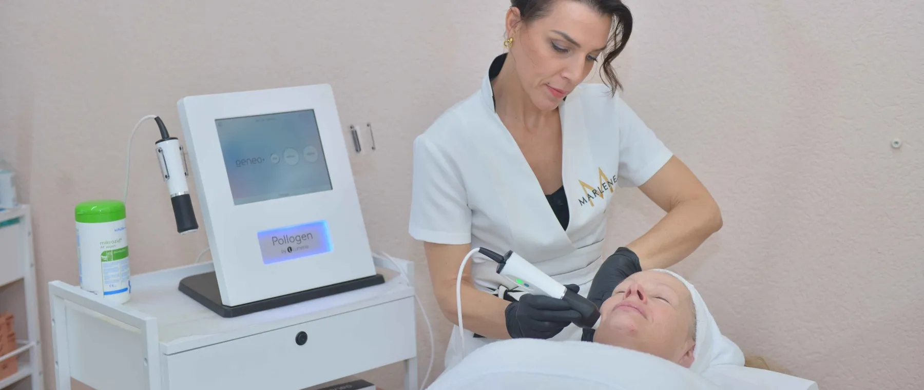Soin du visage avec l’appareil Geneo à l’institut Marlène